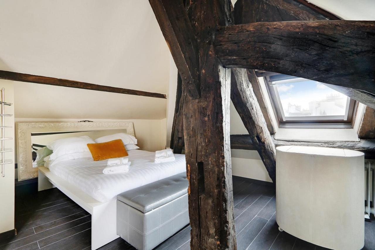 Pick A Flat'S Apartments In Le Marais - Rue Saint Merri Париж Экстерьер фото