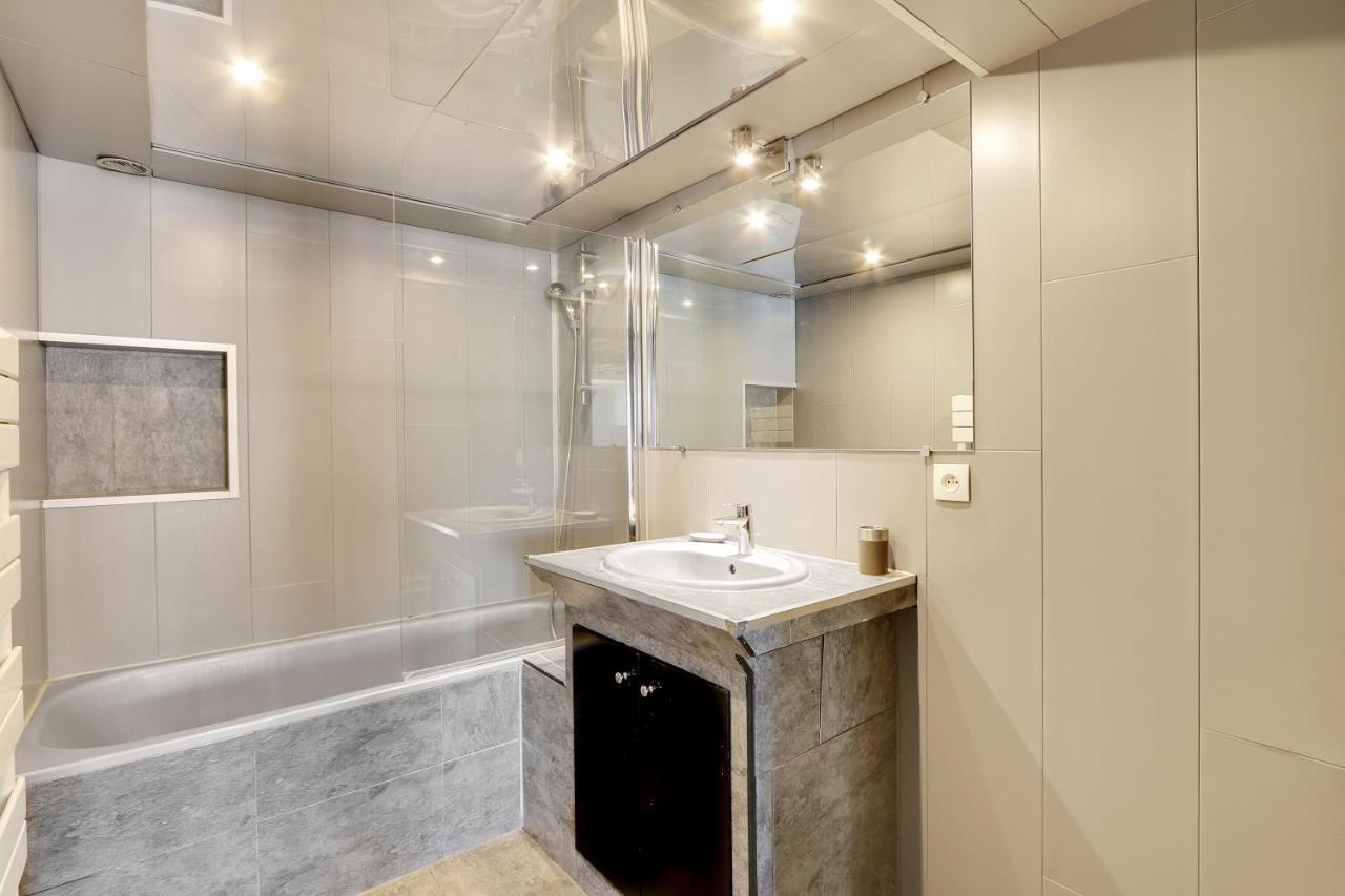 Pick A Flat'S Apartments In Le Marais - Rue Saint Merri Париж Экстерьер фото
