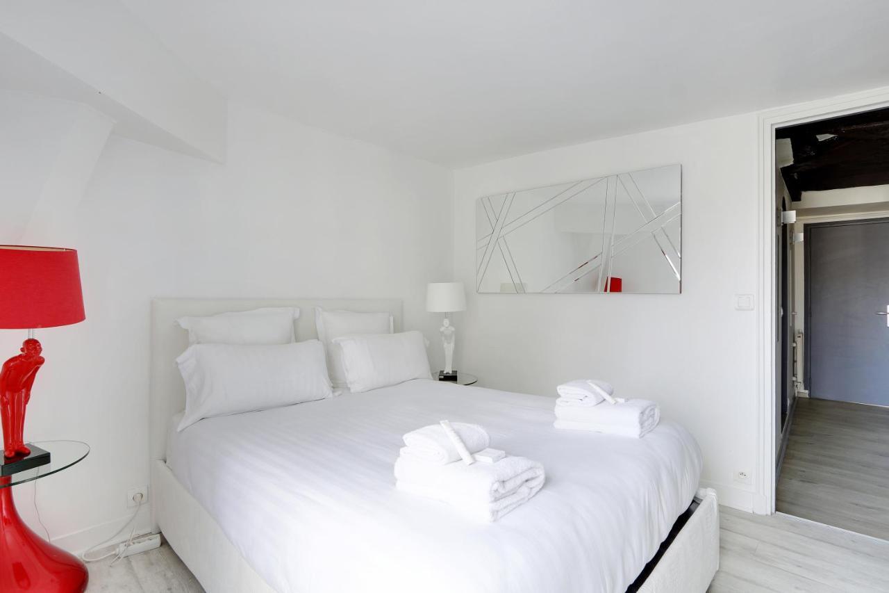 Pick A Flat'S Apartments In Le Marais - Rue Saint Merri Париж Экстерьер фото