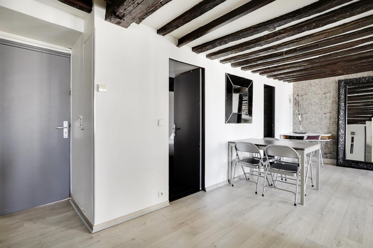 Pick A Flat'S Apartments In Le Marais - Rue Saint Merri Париж Экстерьер фото