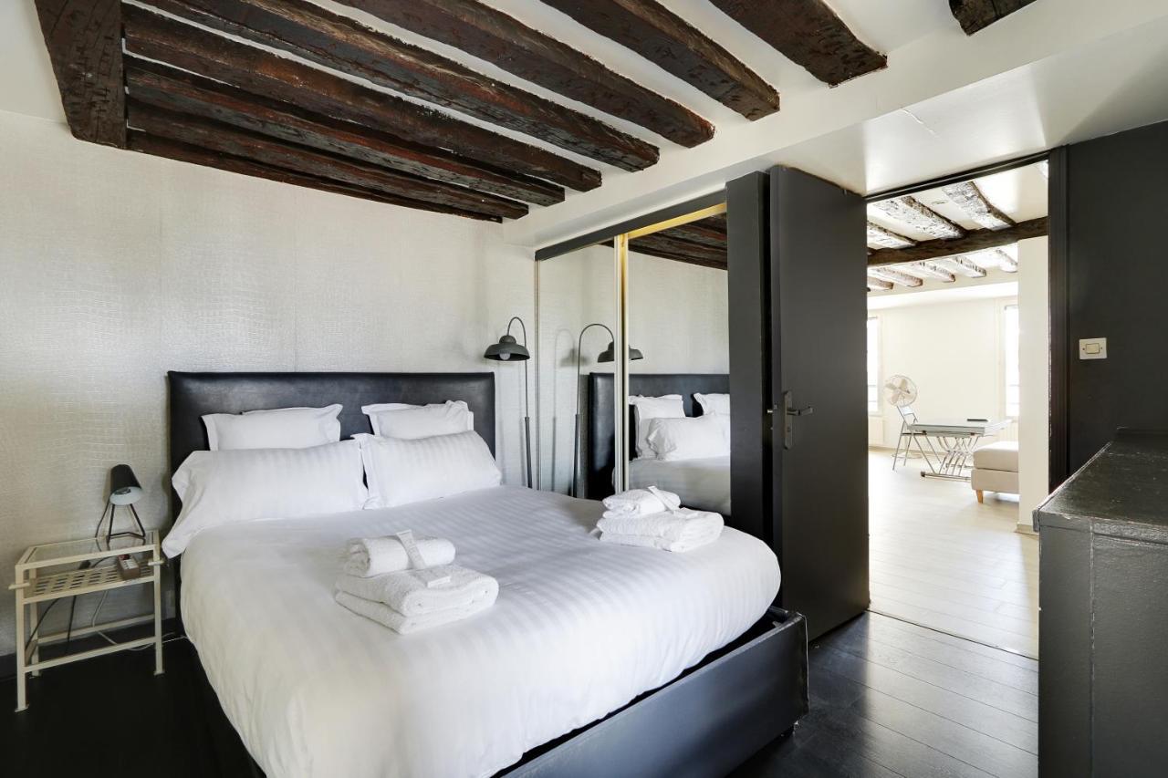 Pick A Flat'S Apartments In Le Marais - Rue Saint Merri Париж Экстерьер фото